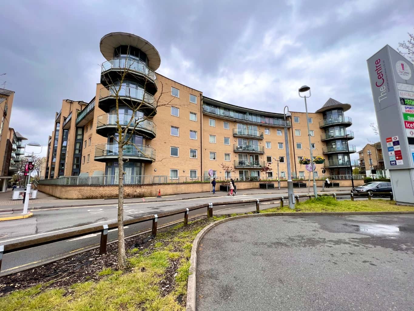 Bright and Spacious 1 Bedroom Apartment in a modern development with superb shopping facilities. property first image