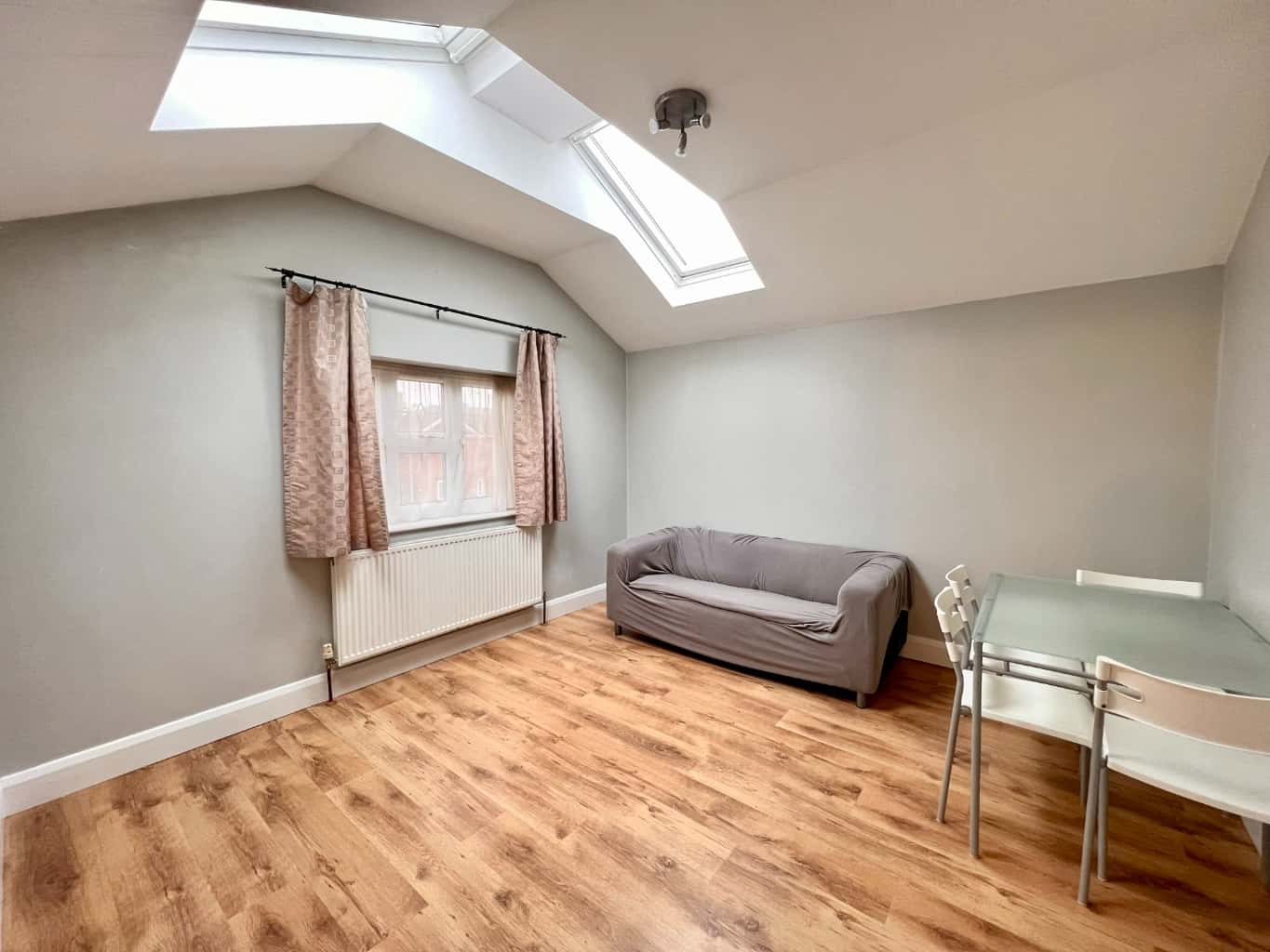 Bright and Spacious 2 double bedroom 1st floor flat on Lyon Park Ave available now for rent. property first image