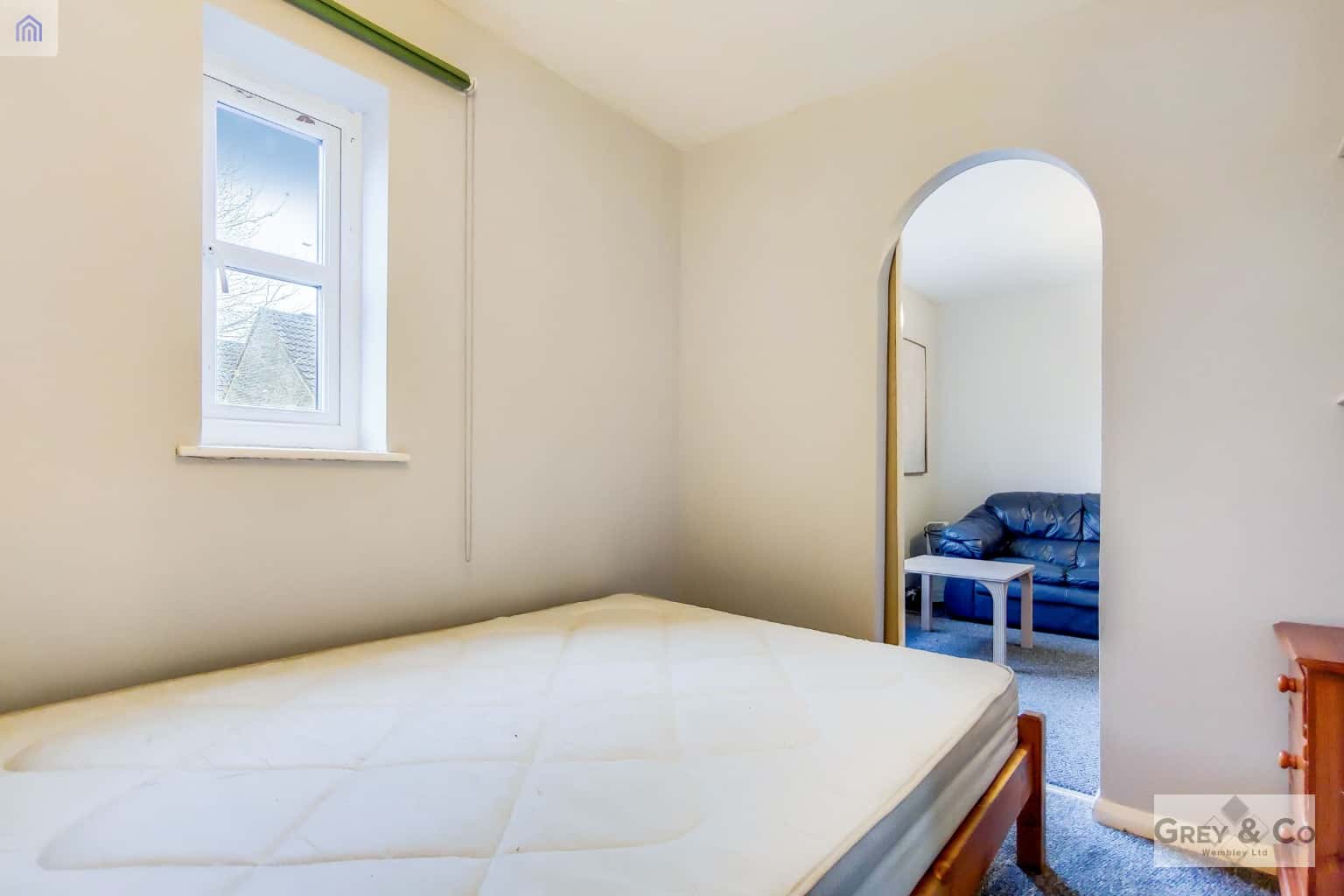 Charming One-Bedroom Top Floor Flat with Allocated Parking Near Northwood Station property first image