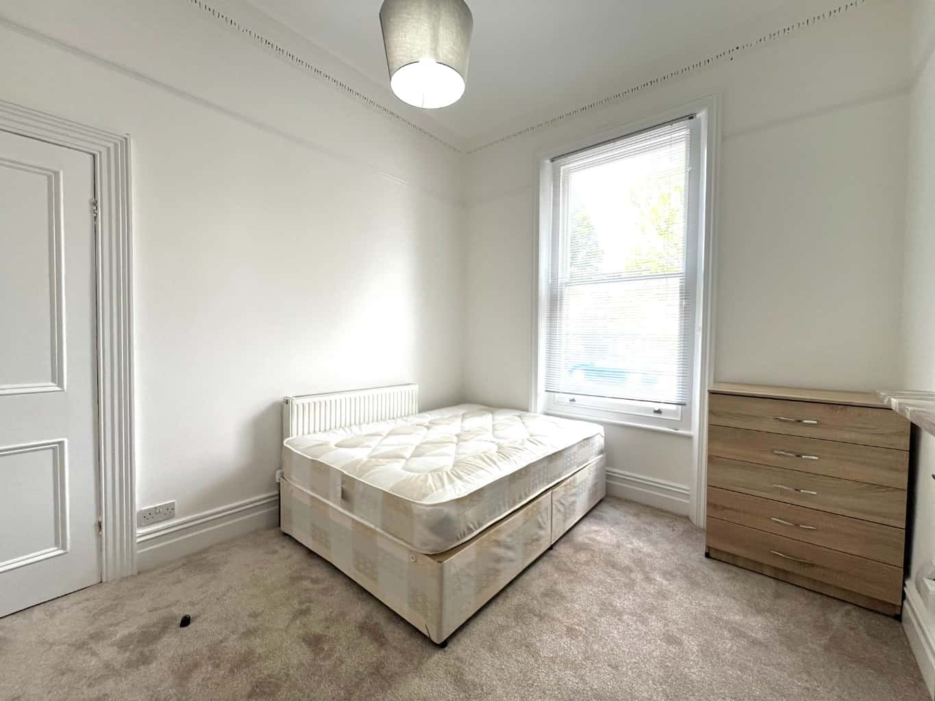 Newly Decorated Double Room for Rent Near Ealing Broadway property first image