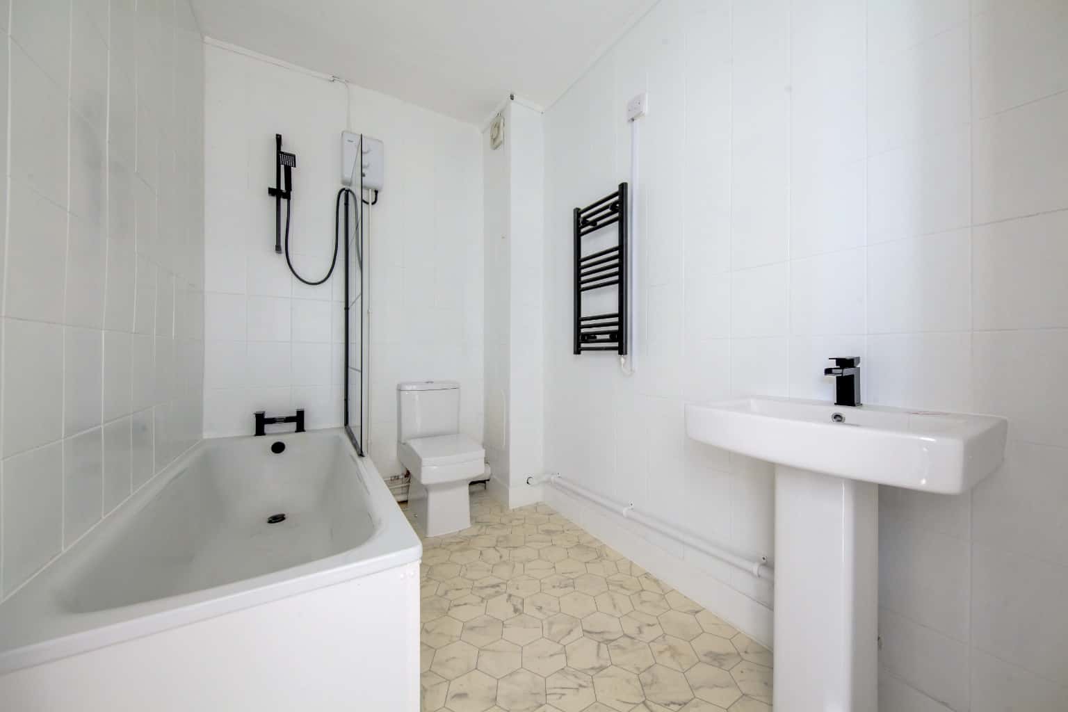 Spacious Two-Bedroom Flat in Wembley with Long Lease and Modern Features property first image