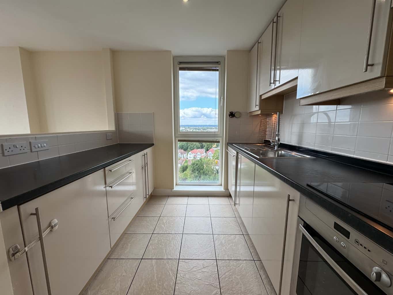 Stunning Two-Bedroom Apartment with Private Rooftop Terrace in Wembley property first image