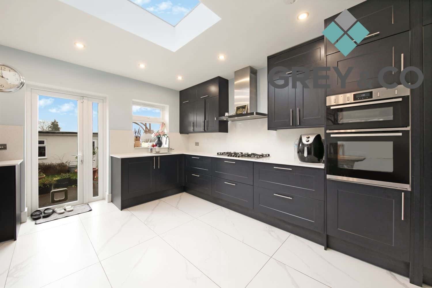 Stunning 3-Bed Semi-Detached Family Home in Wembley with Parking property first image