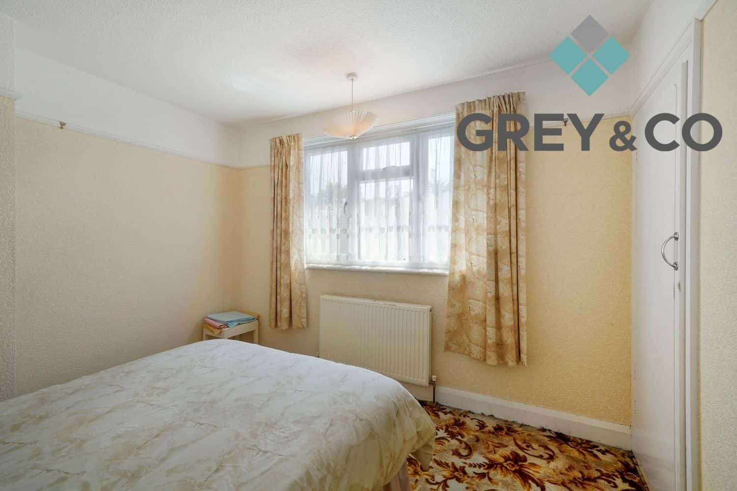 Charming 3-Bed Cottage in Quiet Chantry Road, Middlesex property first image