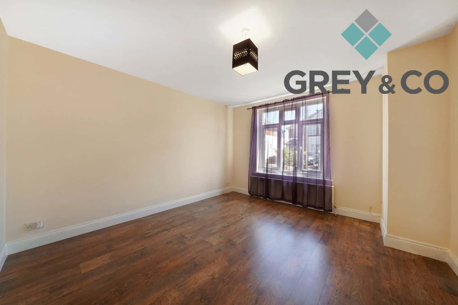 Spacious 5-Bedroom Semi-Detached Home in Wembley, Chain Free property first image
