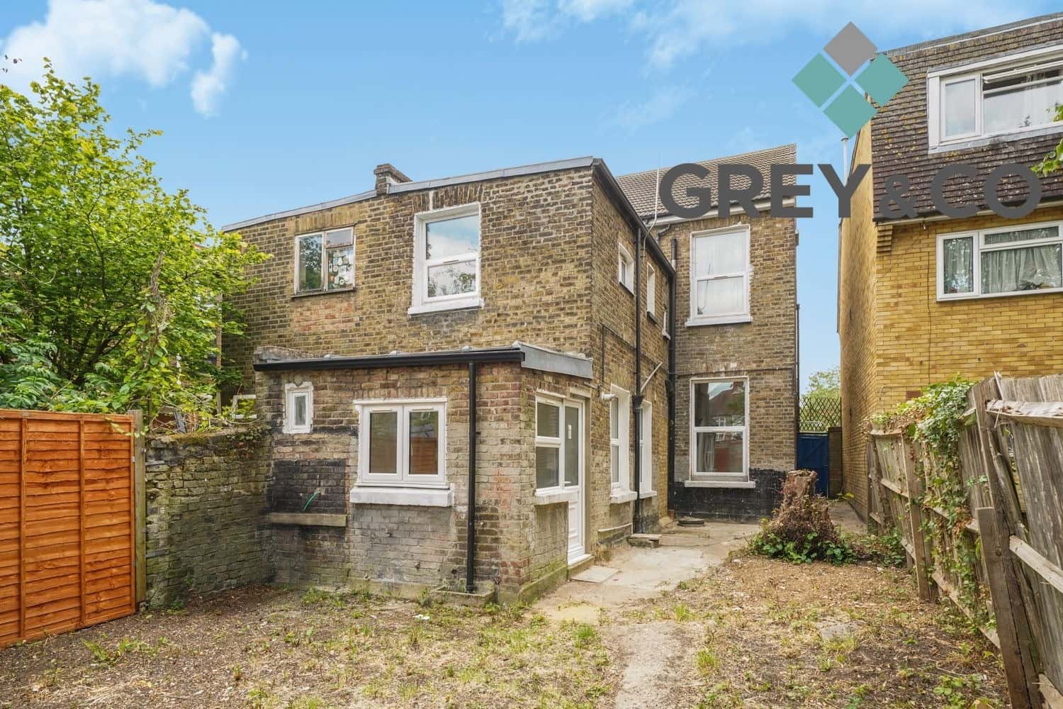 Stunning 5-Bed Wembley Home: Refurbished, Parking, Large Garden CHAIN FREE property first image