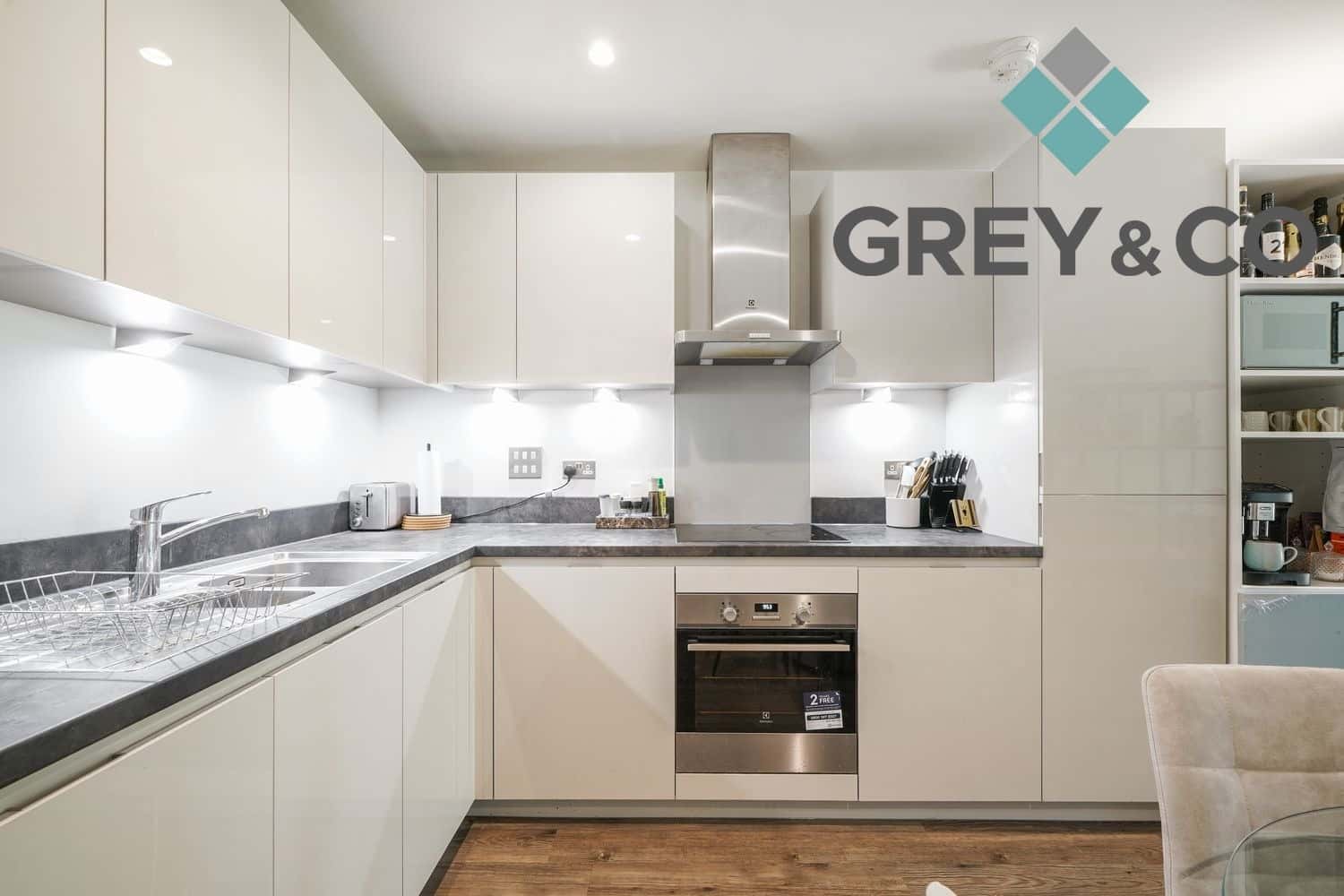 Luxury 2-Bed, 2-Bath Apartment with Balcony Near Wembley Park property first image