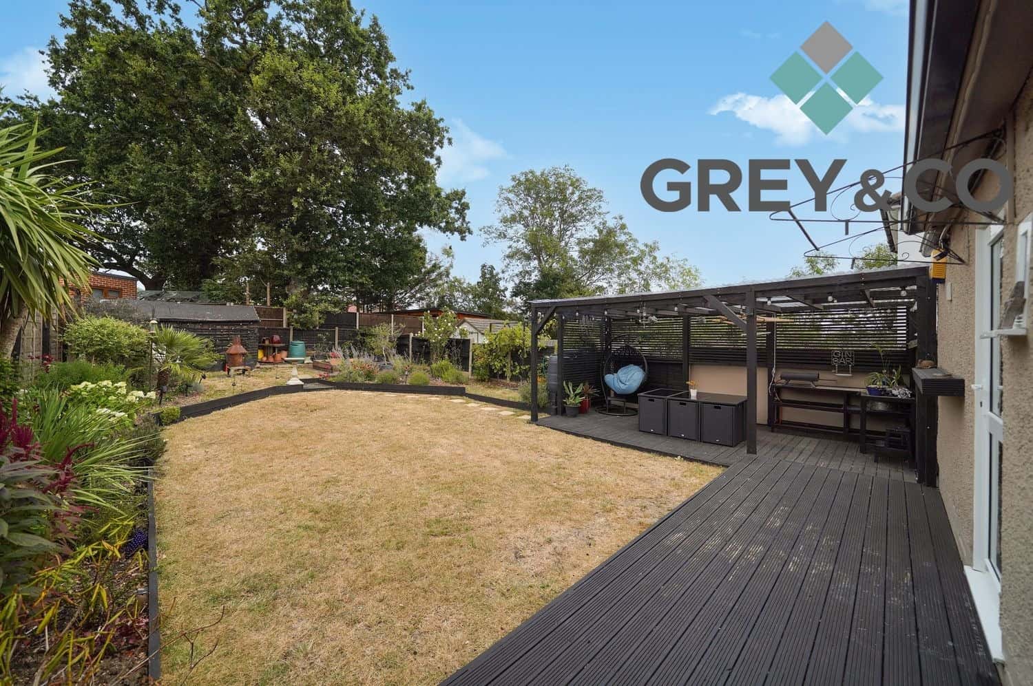 Charming 3-Bed Bungalow in Wembley with Large Garden & Parking property first image