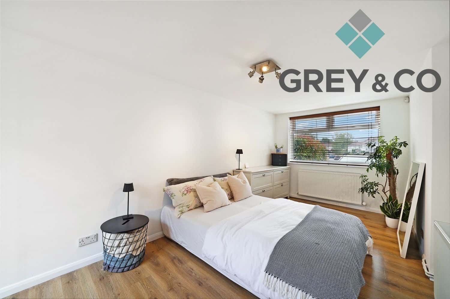 Charming 3-Bed Bungalow in Wembley with Large Garden & Parking property first image