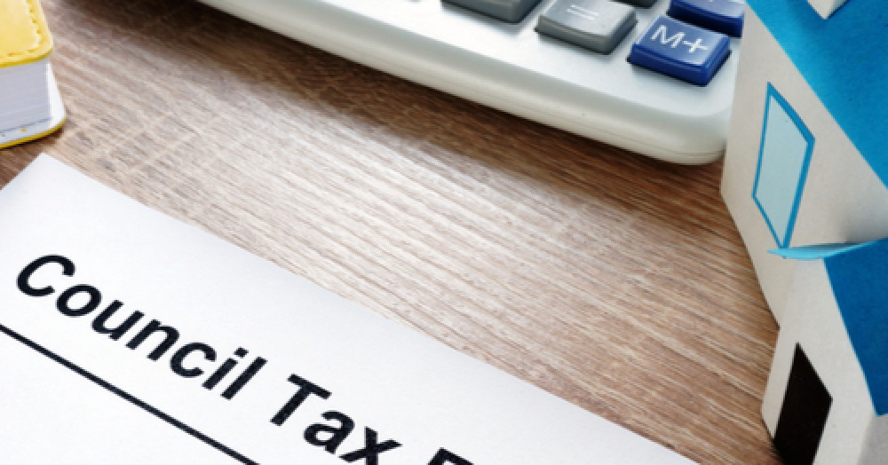 Who pays for council tax when renting; landlords or tenants? Who pays for council tax when renting; landlords or tenants?